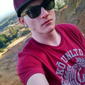 Meet your Posher, Levi